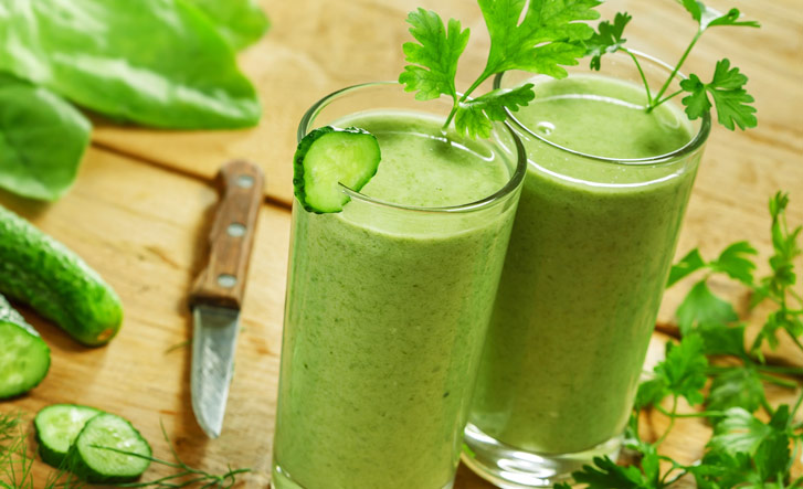 green cucumber parsley smoothie knife 05082015